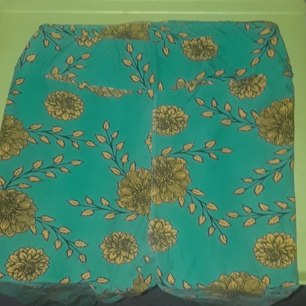 LuLaRoe 3 different color Yoga pants/Leggings - Picture 4 of 5